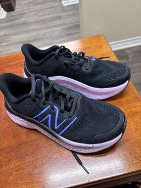 New Balance Black & Lavender Athletic Sneakers